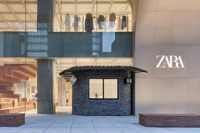 一次”这会是 ZARA 反攻亚洲市场的开始吗？龙八国际娱乐网站在南京新开的旗舰店有多个“第(图7)