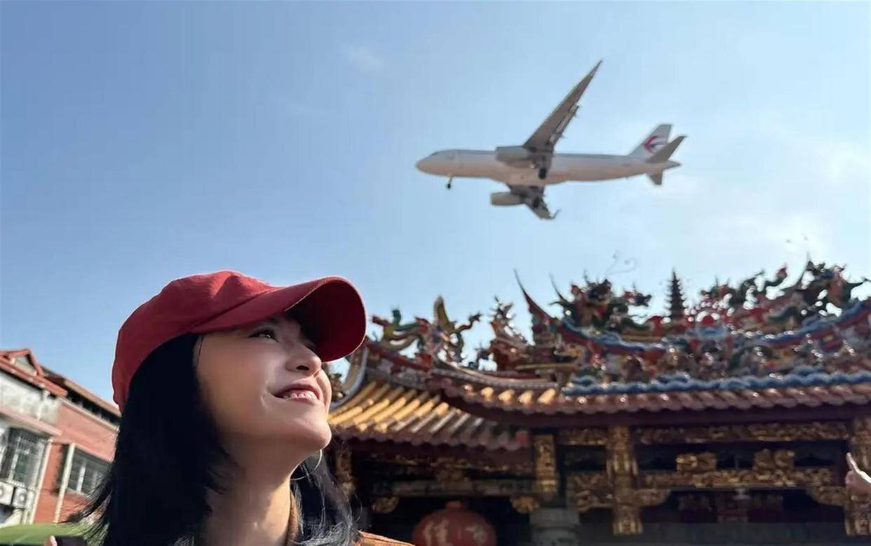 宫打卡绝版机位父子同框似复制粘贴姚晨带12岁儿子回福建老家！清水(图5)